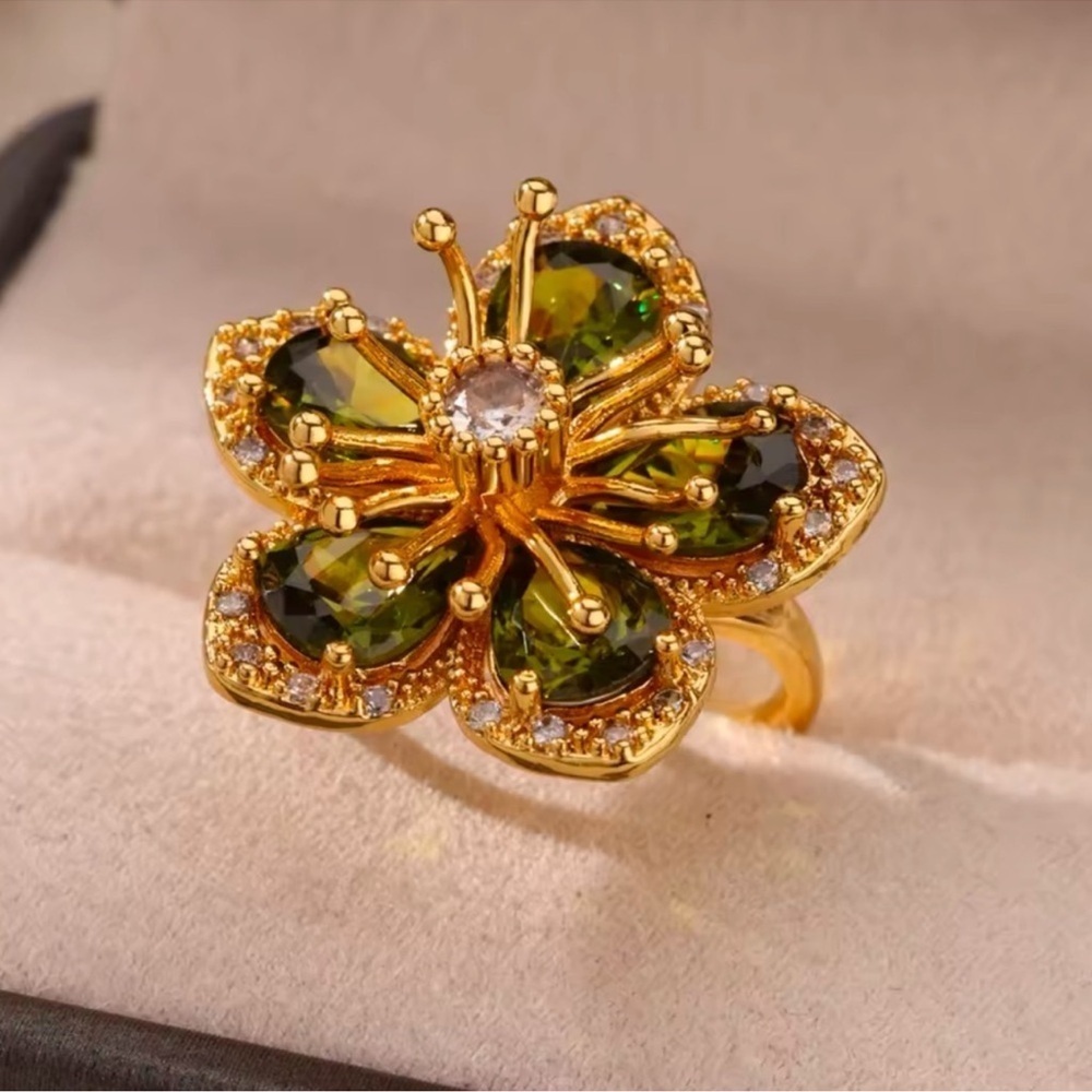 Hazel Floral Gold Adjustable Ring - Picture 2 of 6